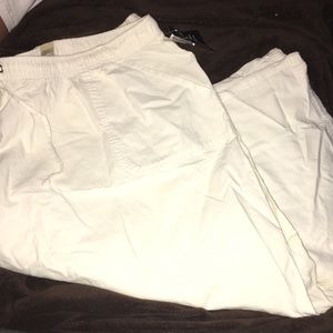 Plus size White Capri pants